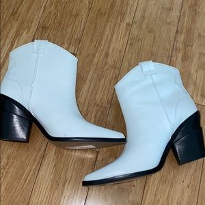 gianni binni cowgirl booties!